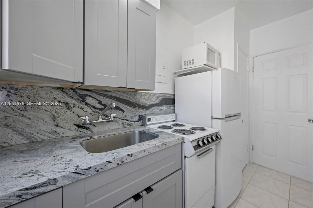 В аренду: $1,450 (0 спален, 1 ванн, 0 Квадратных фут)