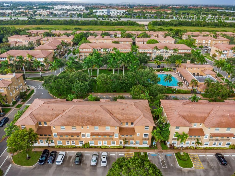 В аренду: $2,790 (2 спален, 2 ванн, 1660 Квадратных фут)