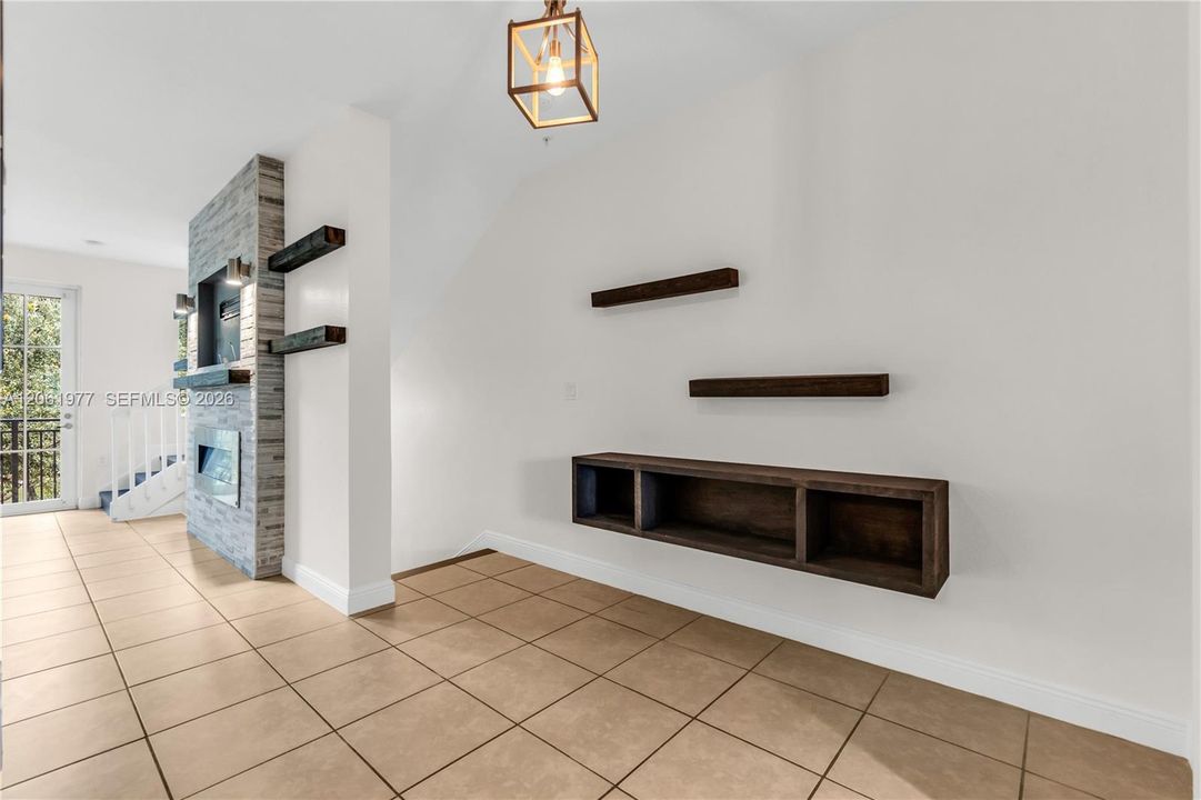 В аренду: $2,790 (2 спален, 2 ванн, 1660 Квадратных фут)