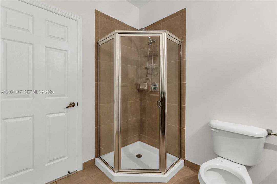 В аренду: $2,790 (2 спален, 2 ванн, 1660 Квадратных фут)