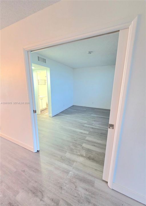 В аренду: $2,300 (2 спален, 2 ванн, 1216 Квадратных фут)