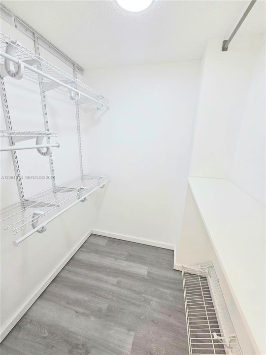 В аренду: $2,300 (2 спален, 2 ванн, 1216 Квадратных фут)