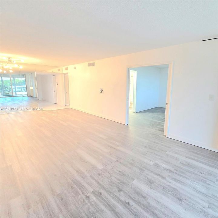 В аренду: $2,300 (2 спален, 2 ванн, 1216 Квадратных фут)
