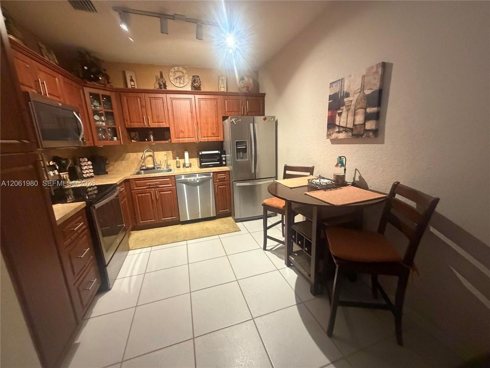 На продажу: $549,000 (3 спален, 2 ванн, 1679 Квадратных фут)