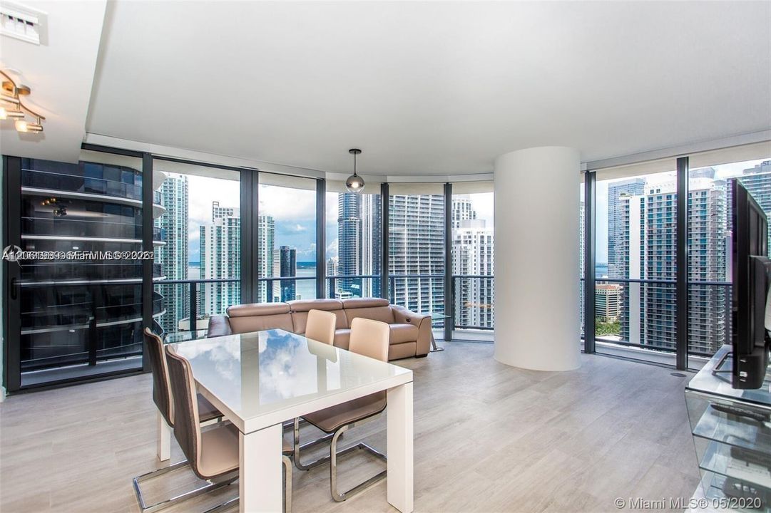 For Rent: $5,600 (2 beds, 2 baths, 1026 Square Feet)