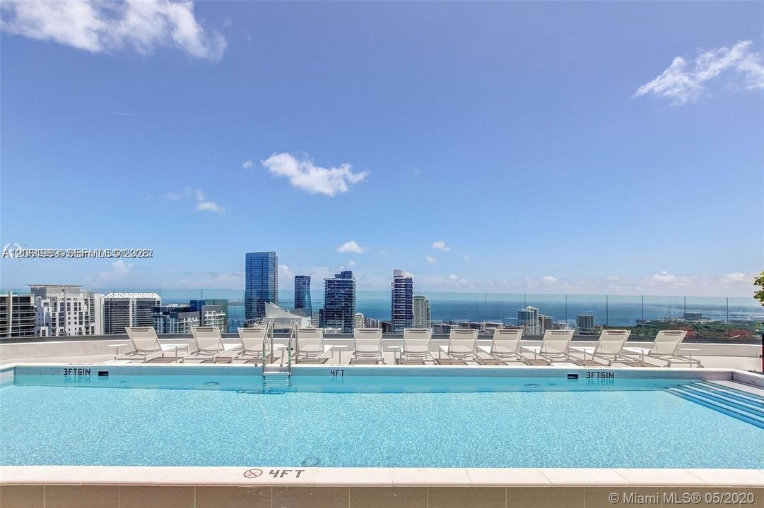 For Rent: $5,600 (2 beds, 2 baths, 1026 Square Feet)