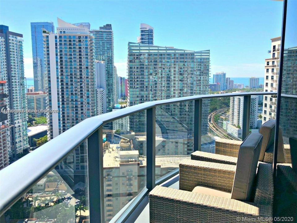 For Rent: $5,600 (2 beds, 2 baths, 1026 Square Feet)