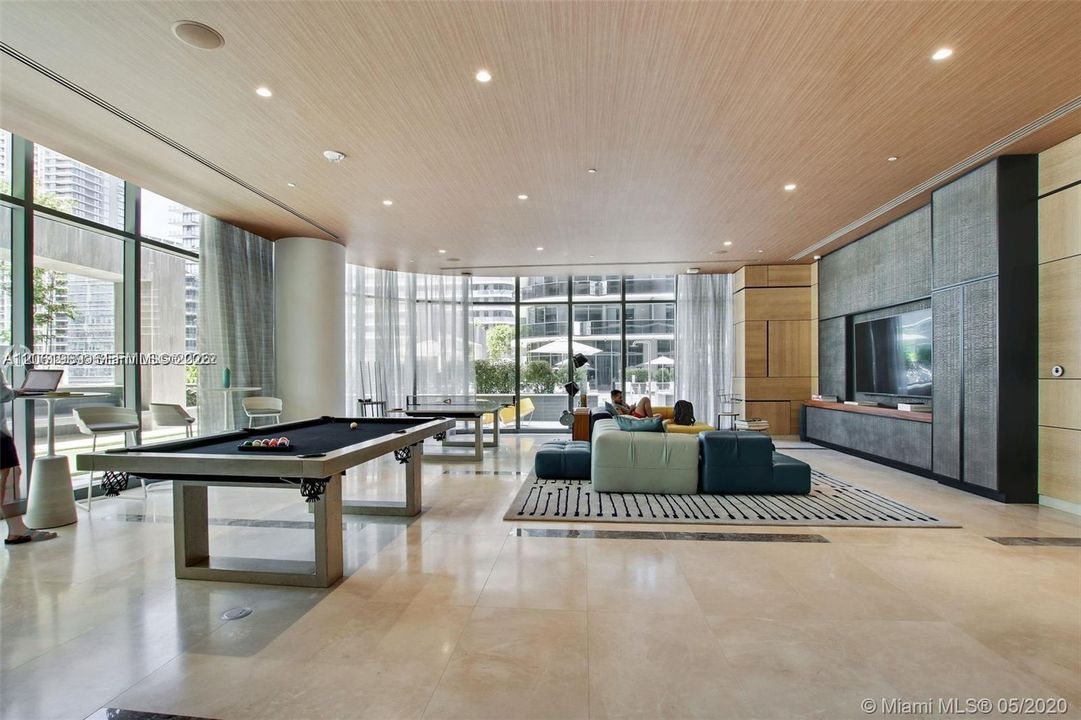 For Rent: $5,600 (2 beds, 2 baths, 1026 Square Feet)
