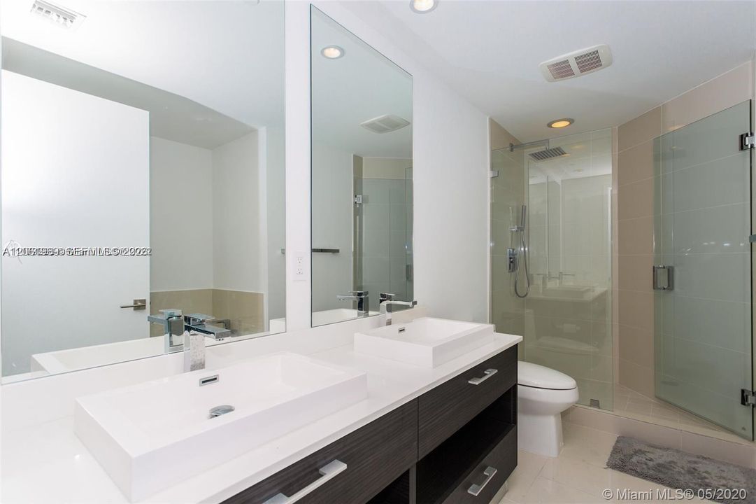 For Rent: $5,600 (2 beds, 2 baths, 1026 Square Feet)
