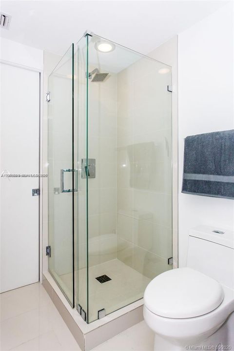 For Rent: $5,600 (2 beds, 2 baths, 1026 Square Feet)