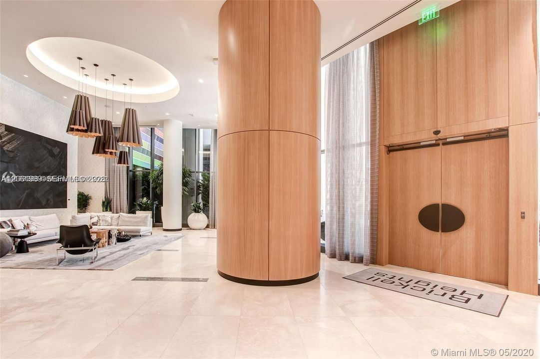 For Rent: $5,600 (2 beds, 2 baths, 1026 Square Feet)