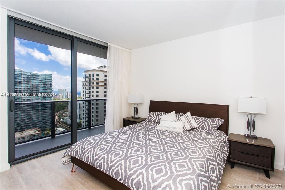 For Rent: $5,600 (2 beds, 2 baths, 1026 Square Feet)