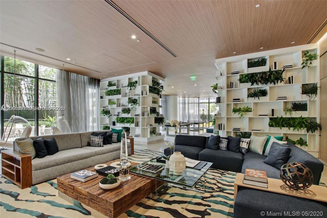 For Rent: $5,600 (2 beds, 2 baths, 1026 Square Feet)