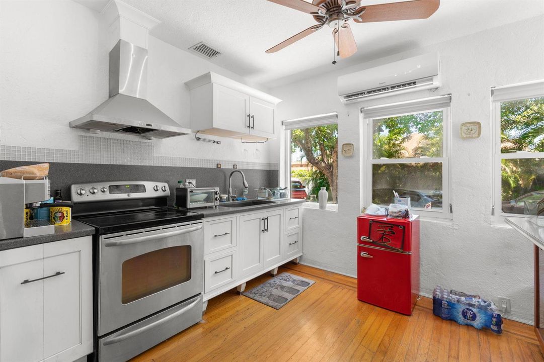 7-web-or-mls-2221 Fillmore St, Hollywood