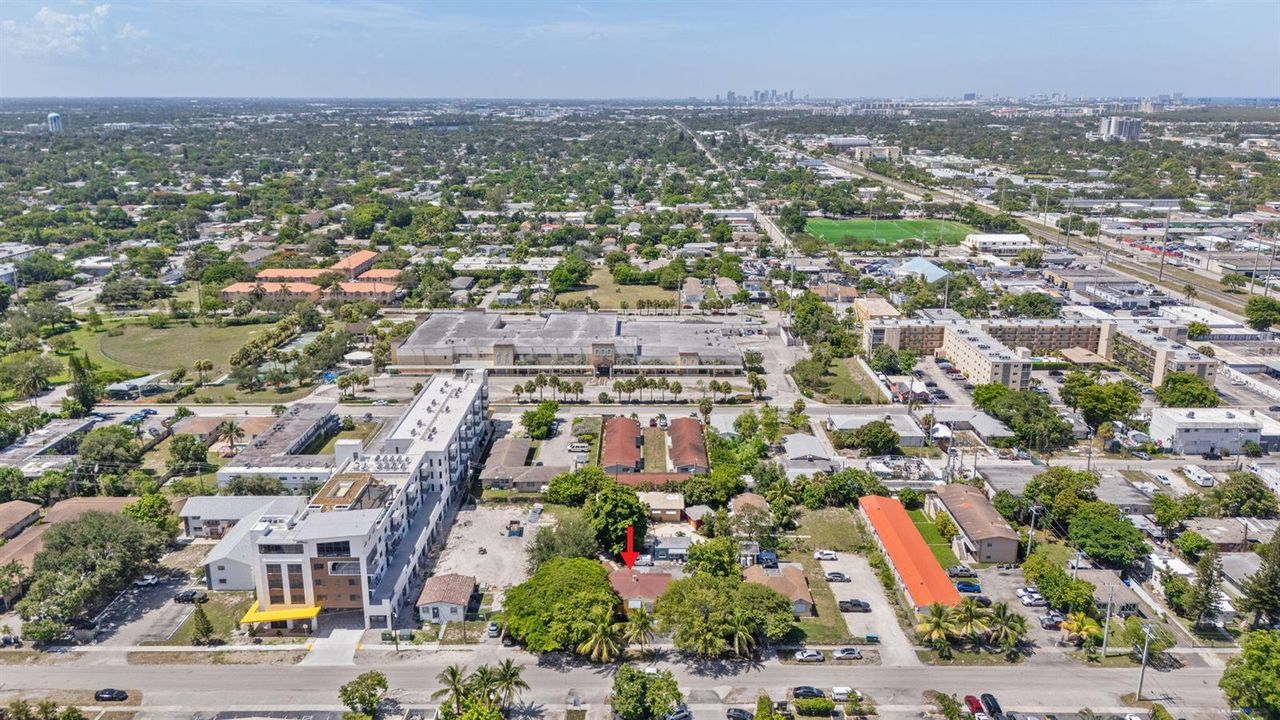 49-web-or-mls-2221 Fillmore St, Hollywoo