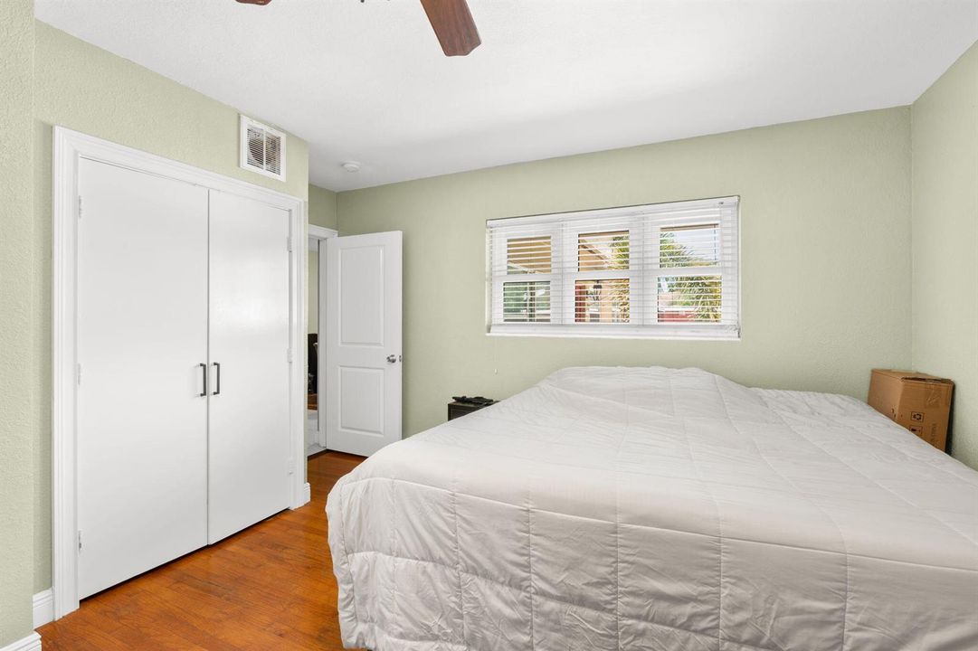 30-web-or-mls-2221 Fillmore St, Hollywoo