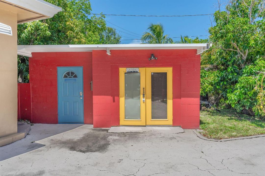 34-web-or-mls-2221 Fillmore St, Hollywoo