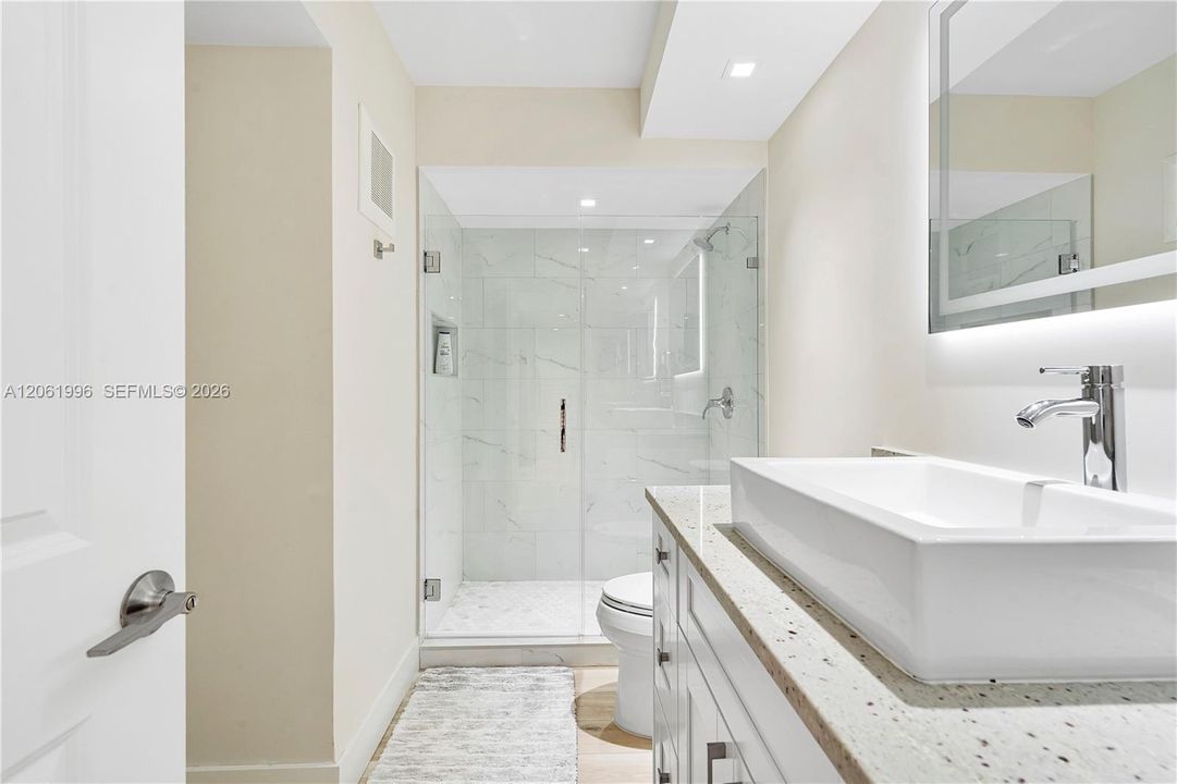 В аренду: $2,700 (2 спален, 2 ванн, 1106 Квадратных фут)