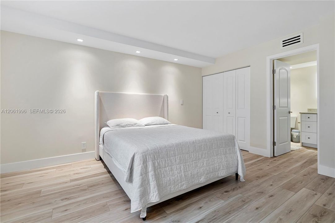 В аренду: $2,700 (2 спален, 2 ванн, 1106 Квадратных фут)