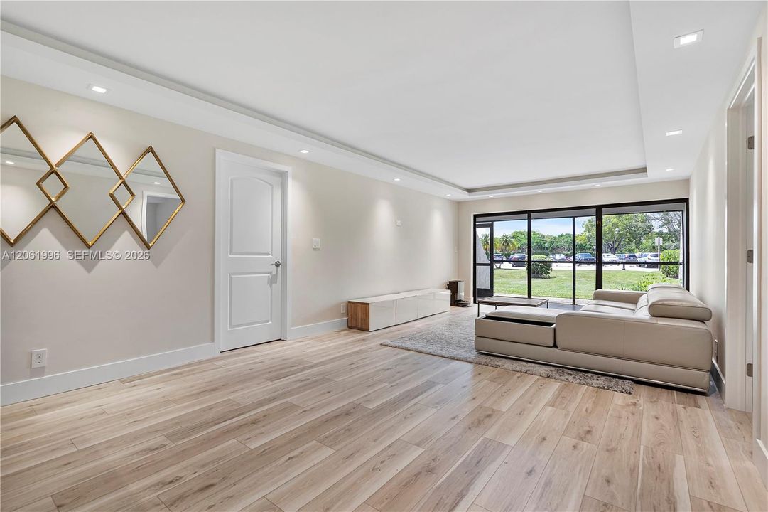 В аренду: $2,700 (2 спален, 2 ванн, 1106 Квадратных фут)