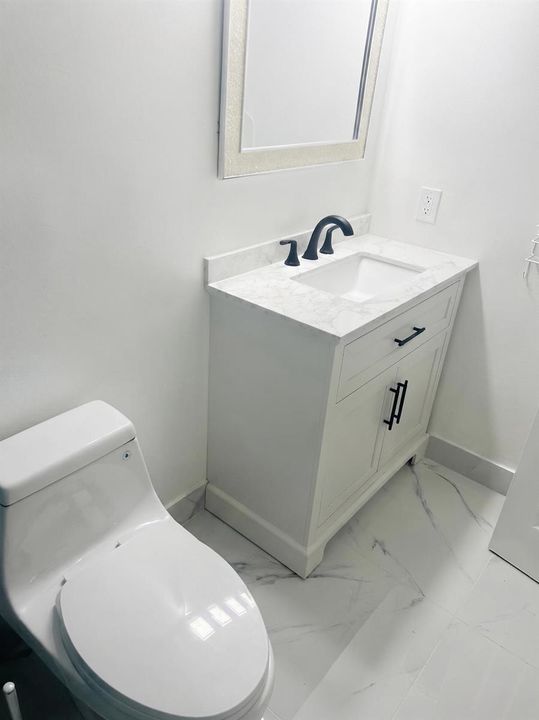 Bathroom - virtual staging