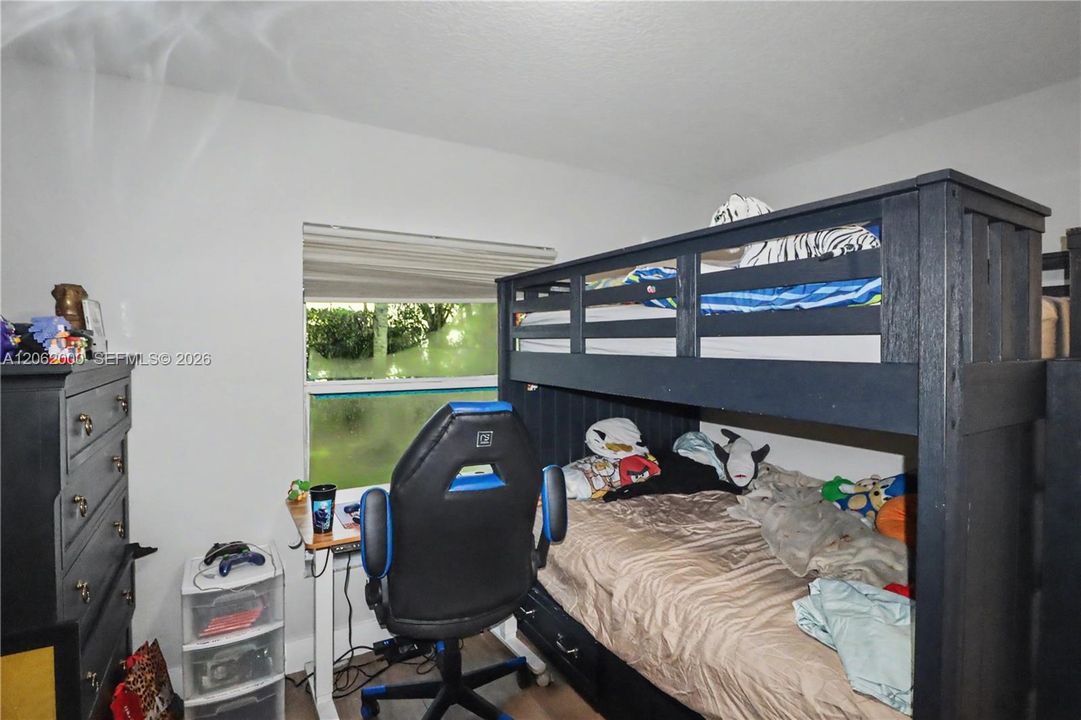En Venta: $400,000 (3 camas, 2 baños, 1381 Pies cuadrados)