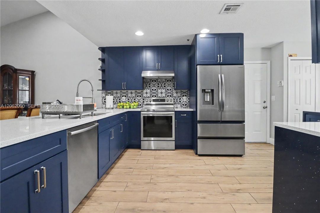 En Venta: $400,000 (3 camas, 2 baños, 1381 Pies cuadrados)