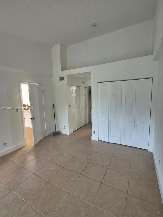 В аренду: $2,050 (2 спален, 2 ванн, 975 Квадратных фут)