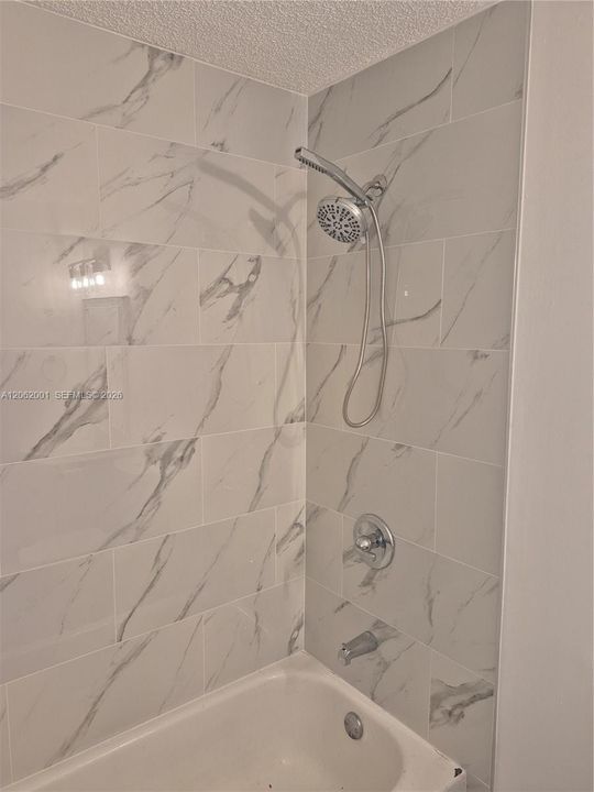 В аренду: $2,050 (2 спален, 2 ванн, 975 Квадратных фут)