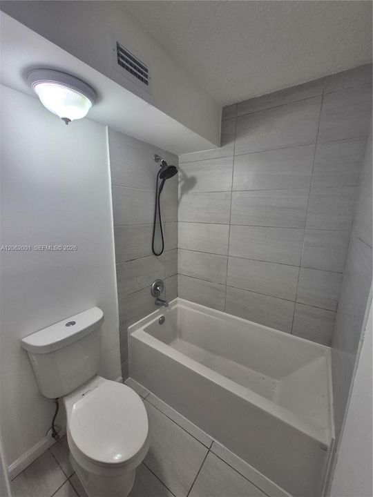 В аренду: $2,050 (2 спален, 2 ванн, 975 Квадратных фут)