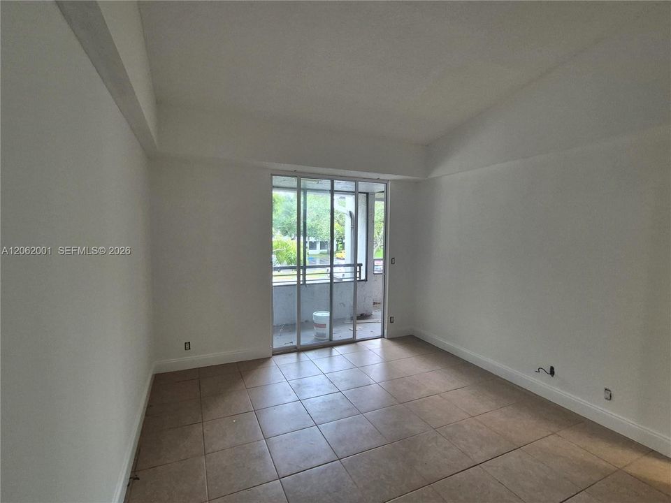 В аренду: $2,050 (2 спален, 2 ванн, 975 Квадратных фут)