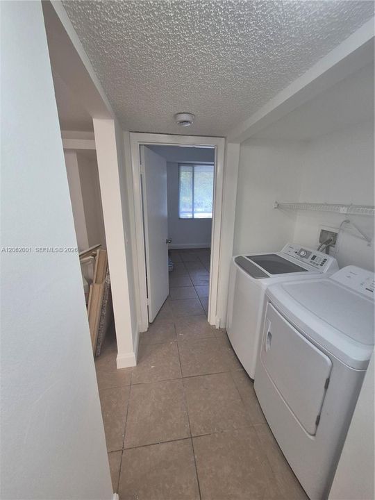 В аренду: $2,050 (2 спален, 2 ванн, 975 Квадратных фут)