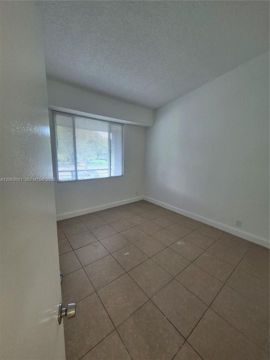 В аренду: $2,050 (2 спален, 2 ванн, 975 Квадратных фут)