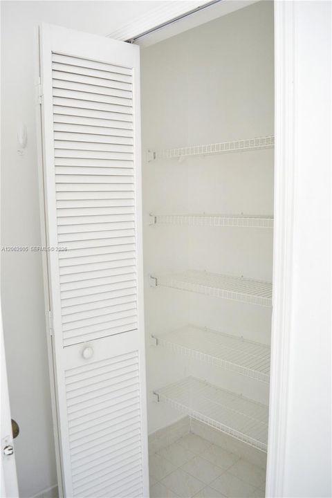 В аренду: $3,200 (3 спален, 2 ванн, 1574 Квадратных фут)