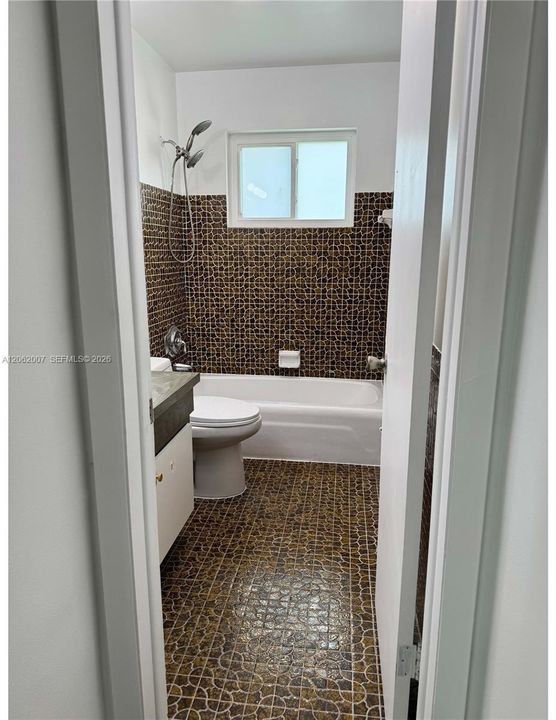 В аренду: $4,000 (4 спален, 2 ванн, 1930 Квадратных фут)
