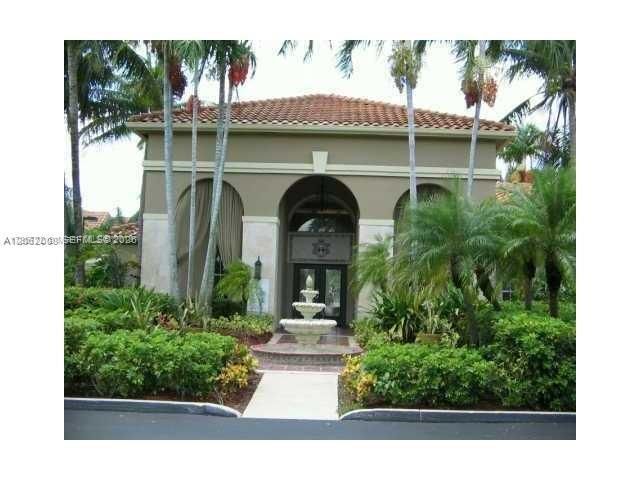 For Rent: $1,750 (1 beds, 1 baths, 887 Square Feet)