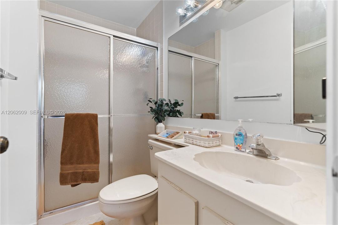 На продажу: $315,000 (3 спален, 3 ванн, 1363 Квадратных фут)