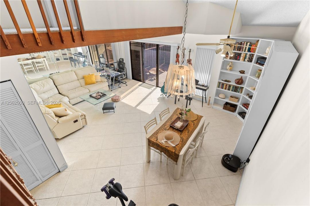 На продажу: $315,000 (3 спален, 3 ванн, 1363 Квадратных фут)