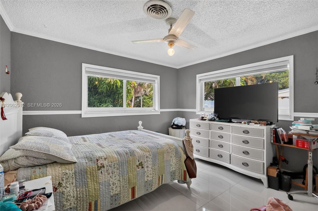 For Sale: $899,000 (3 beds, 2 baths, 1673 Square Feet)