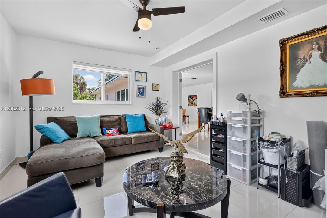 For Sale: $899,000 (3 beds, 2 baths, 1673 Square Feet)