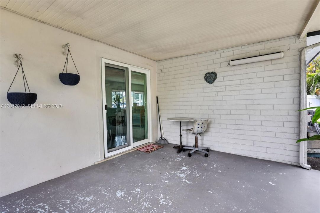For Sale: $899,000 (3 beds, 2 baths, 1673 Square Feet)
