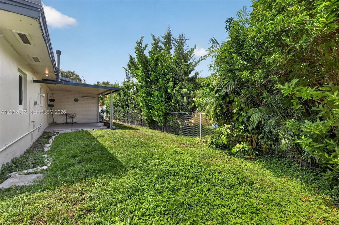 For Sale: $899,000 (3 beds, 2 baths, 1673 Square Feet)