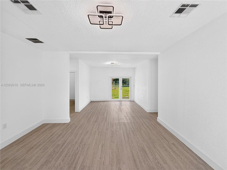 На продажу: $450,000 (4 спален, 3 ванн, 1904 Квадратных фут)