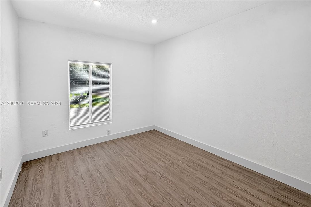 На продажу: $450,000 (4 спален, 3 ванн, 1904 Квадратных фут)