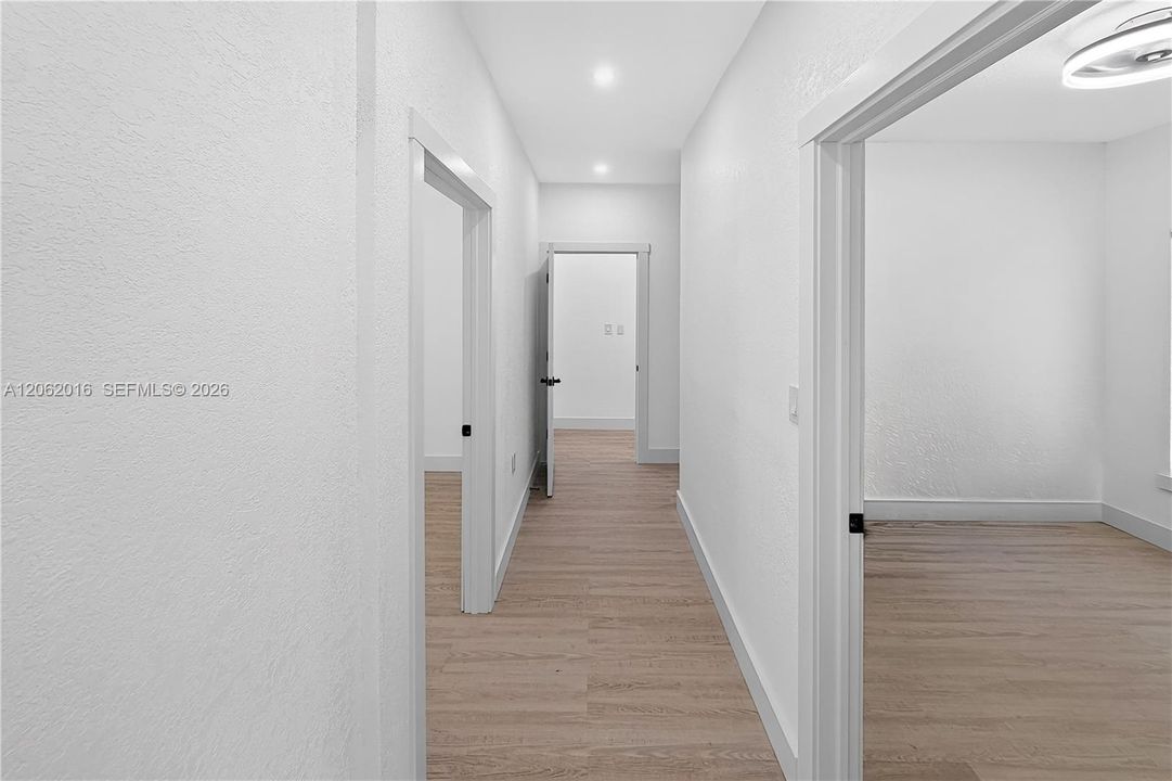 На продажу: $450,000 (4 спален, 3 ванн, 1904 Квадратных фут)