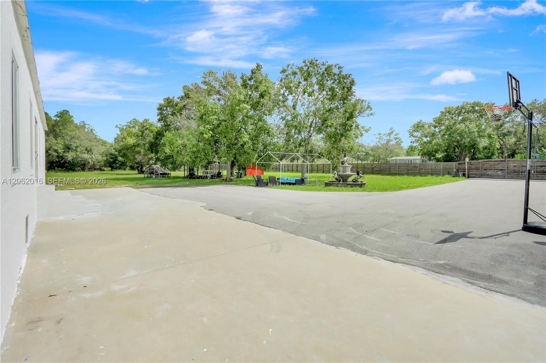 На продажу: $450,000 (4 спален, 3 ванн, 1904 Квадратных фут)