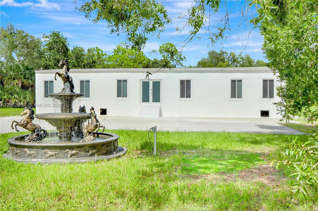 На продажу: $450,000 (4 спален, 3 ванн, 1904 Квадратных фут)