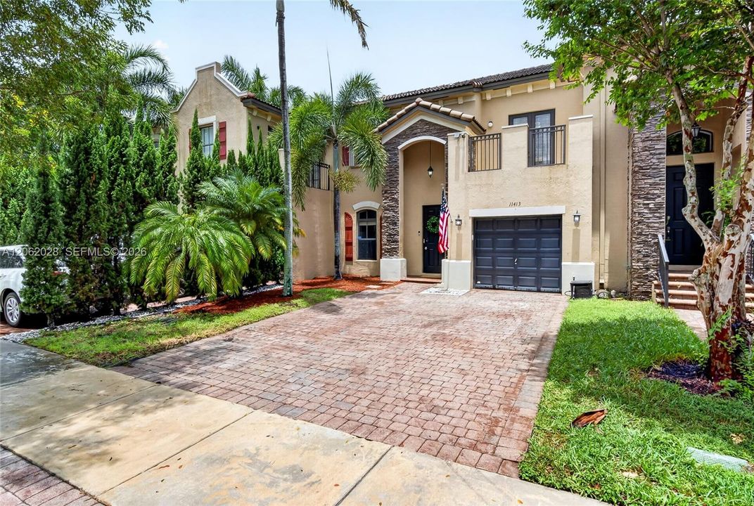 Недавно продано: $444,999 (3 спален, 2 ванн, 1857 Квадратных фут)