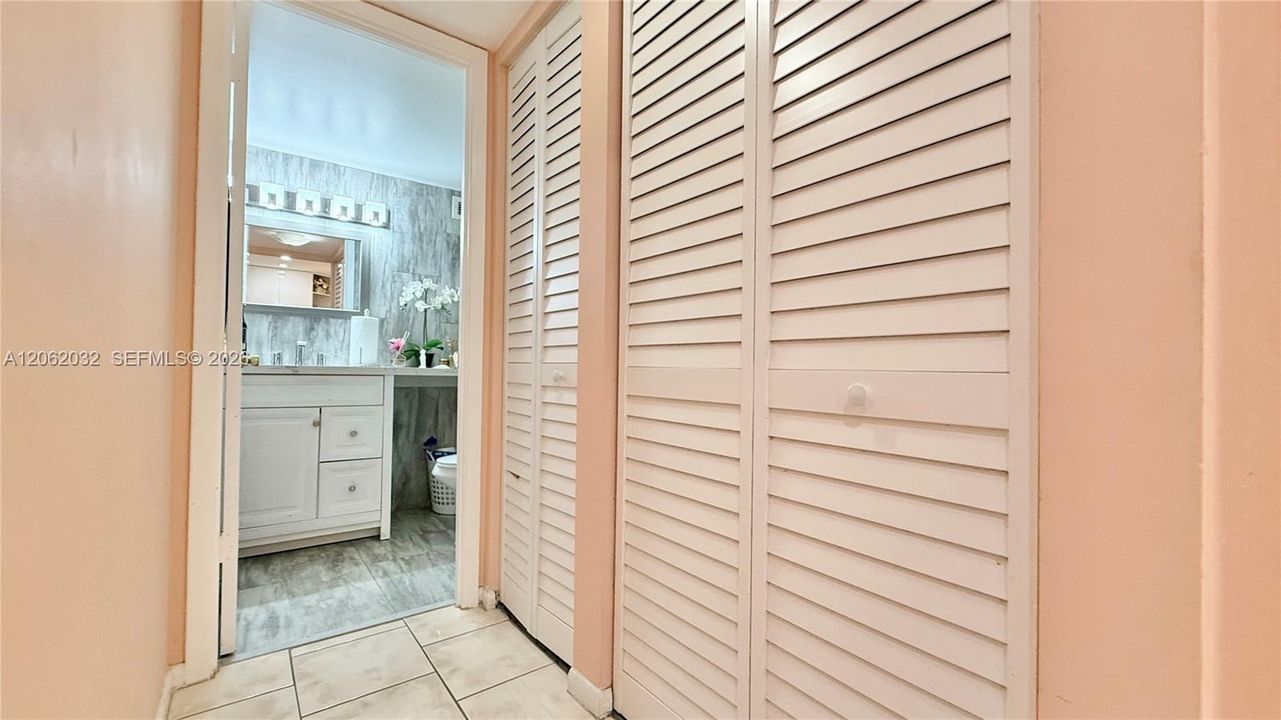 В аренду: $1,800 (1 спален, 1 ванн, 880 Квадратных фут)