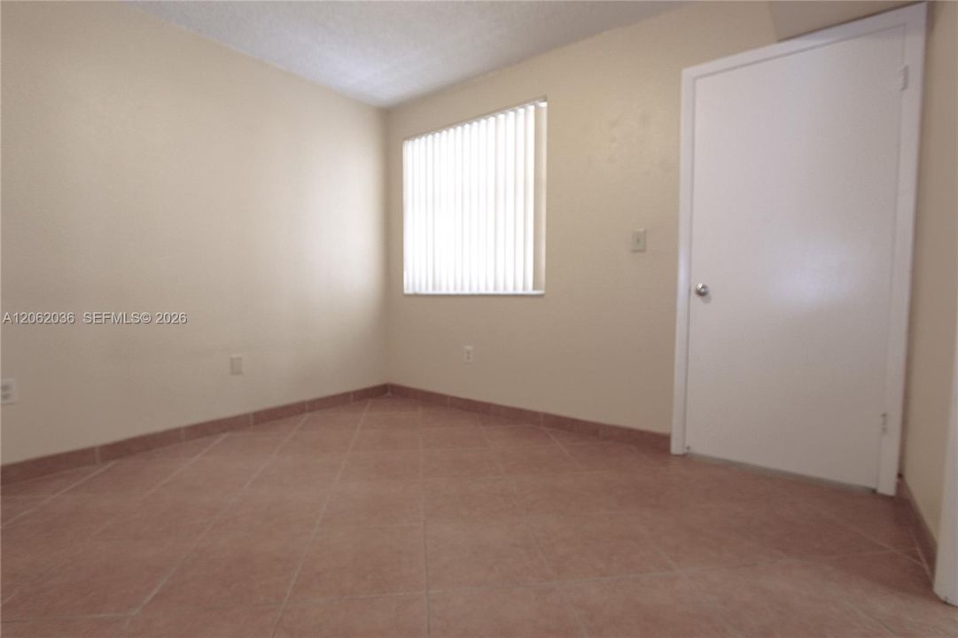 В аренду: $1,950 (2 спален, 2 ванн, 992 Квадратных фут)